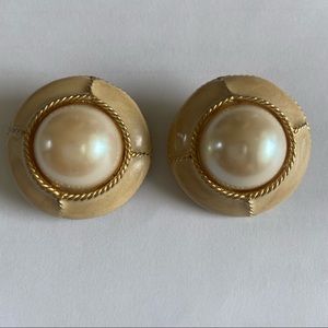 Vintage Pearl & Enamel Clip-On Earrings